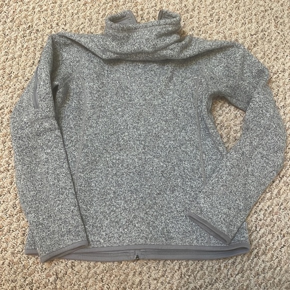 Patagonia Better Sweater a closet staple! - Picture 8 of 9